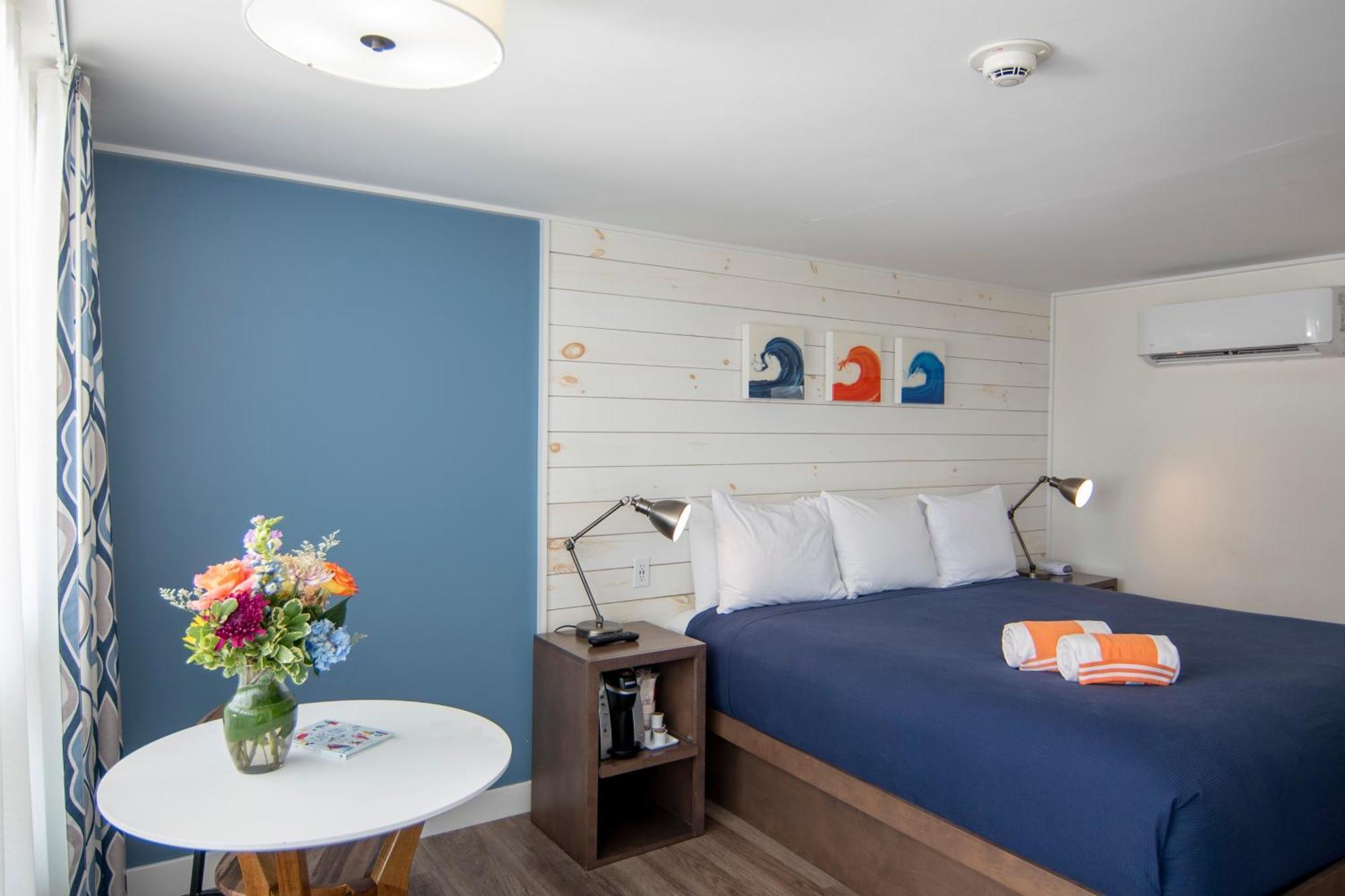 Breakwater Hotel بروفينس المظهر الخارجي الصورة