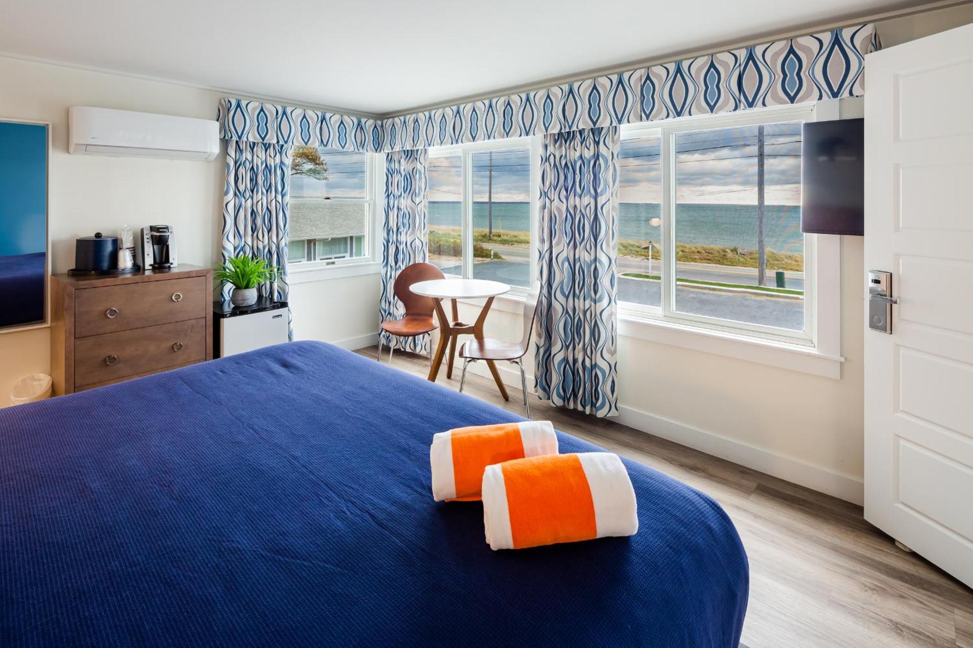 Breakwater Hotel بروفينس المظهر الخارجي الصورة